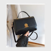 شنطة كروس حريمى جلد 2اسود*لون جميع المواسم من فلامنجو - 93