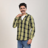 قميص كاروهات رجالي اصفر في اسود من ازياء