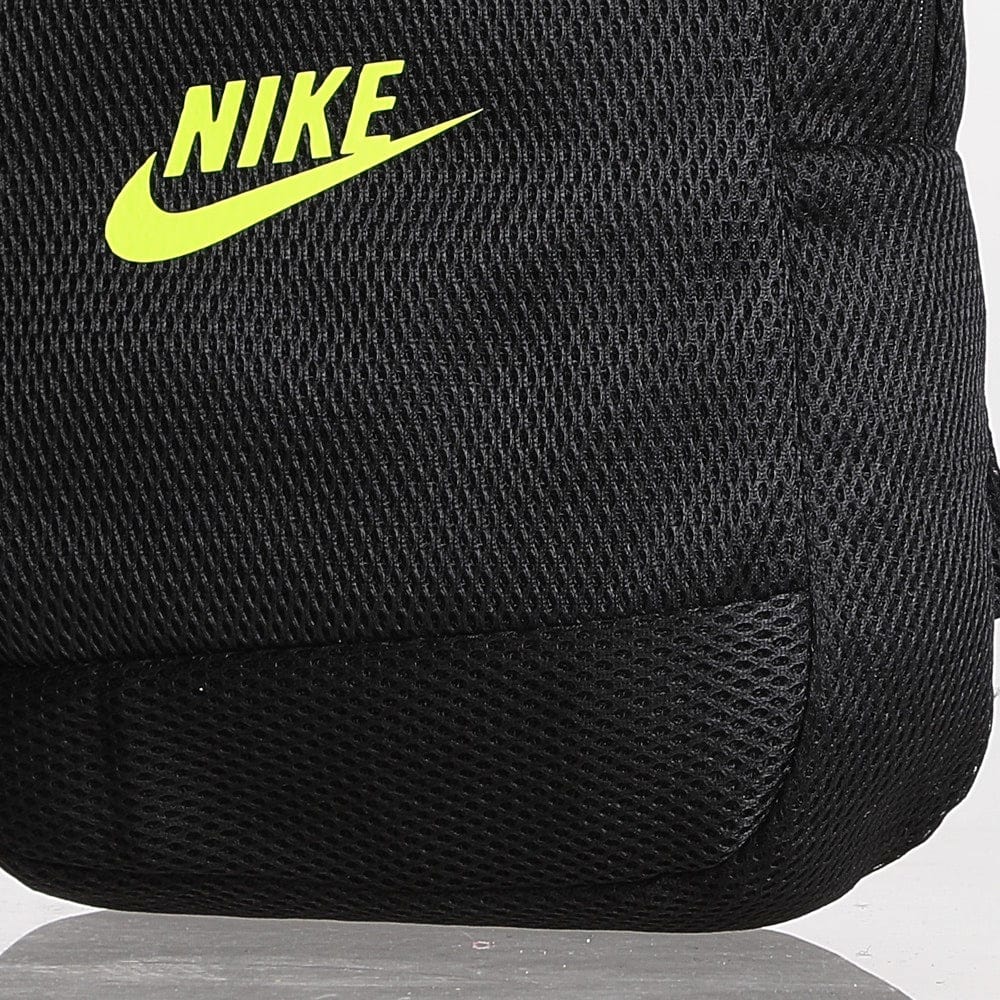 شنطة ظهر شبك أرنب من أدي للملابس الرياضيه أسود للجنسين