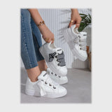 حذاء سنيكرز حريمى فوندي جلد إسكاي مستورد ونعل PVC حقن الوان متعددة جميع المواسم من دودو - 1109