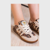 حذاء سنيكرز حريمى فوندي جلد إسكاي مستورد ونعل PVC حقن الوان متعددة جميع المواسم من ساندي - 3759