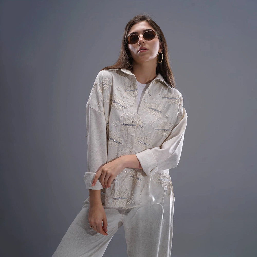 قميص اكمام طويلة حريمي كتان مطرز ابيض صيفي من ديفاتشي - 7400