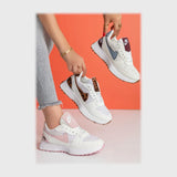 حذاء سنيكرز حريمى فوندي جلد إسكاي مستورد ونعل PVC حقن ألوان متعددة جميع المواسم من بيكو - B-7771-1