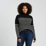 بلوفر بيزك مقلم حريمى تريكو اسود شتوي من اتش - Body-BK