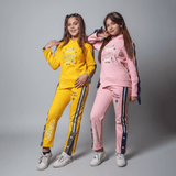 ترنج قطعتين سويت شيرت وبنطلون بناتي ميلتون بلوش الوان متعددة شتوى من حمصي ارت -8080