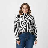 بلوفر رسومات حريمى تريكو ابيض في اسود شتوي من اتش - Zebra